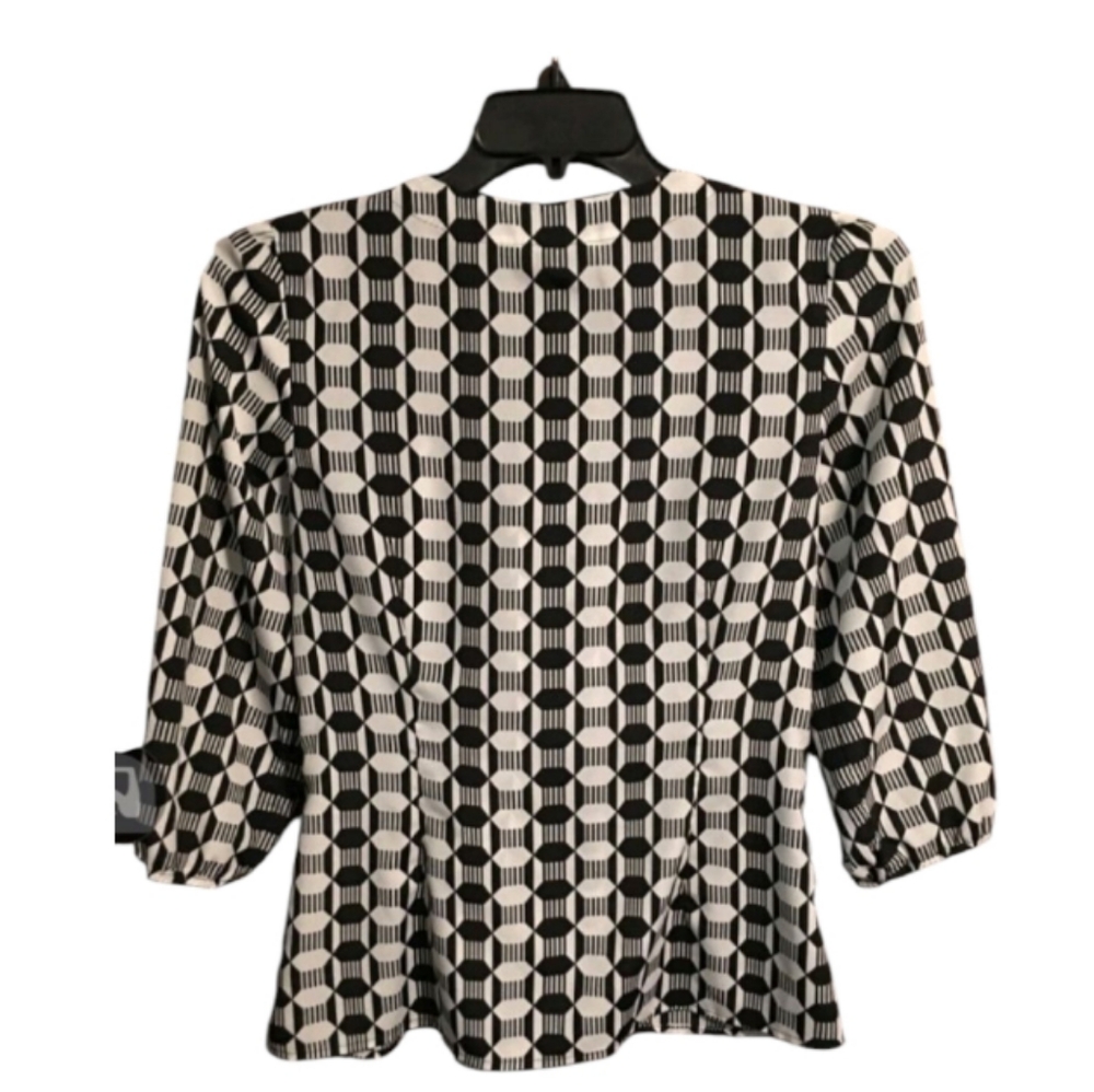 LOFT Monochrome Geometric Blouse - Picture 4 of 8
